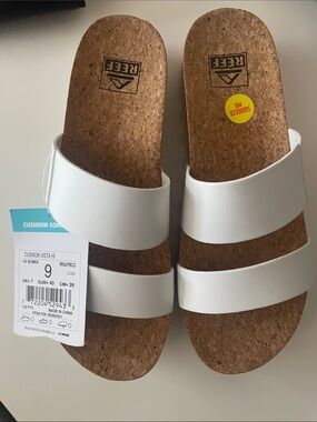 REEF CUSHION VISTA HI 
White Double-Strap Cork Footbed Slide Sandals Size 9